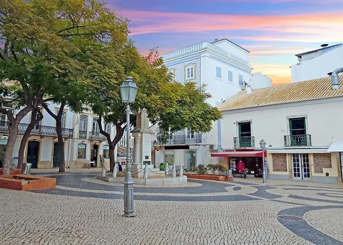 A65 - Marina Moor In * Lagos