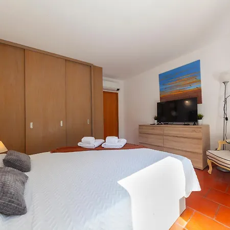 A65 - Marina Moor In