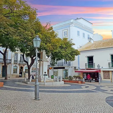 A65 - Marina Moor In * ラゴス